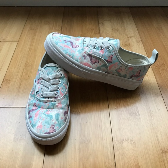 size 2 girls vans